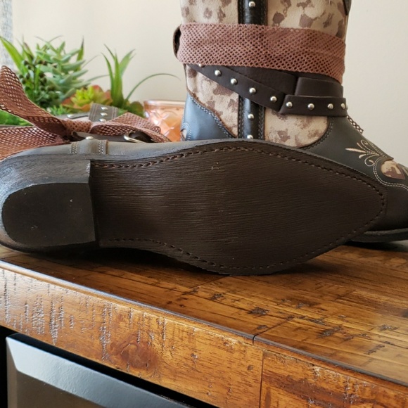 FINAL PRICE - Sz. 7.5 - Leather Cowboy Boots - Picture 6 of 7